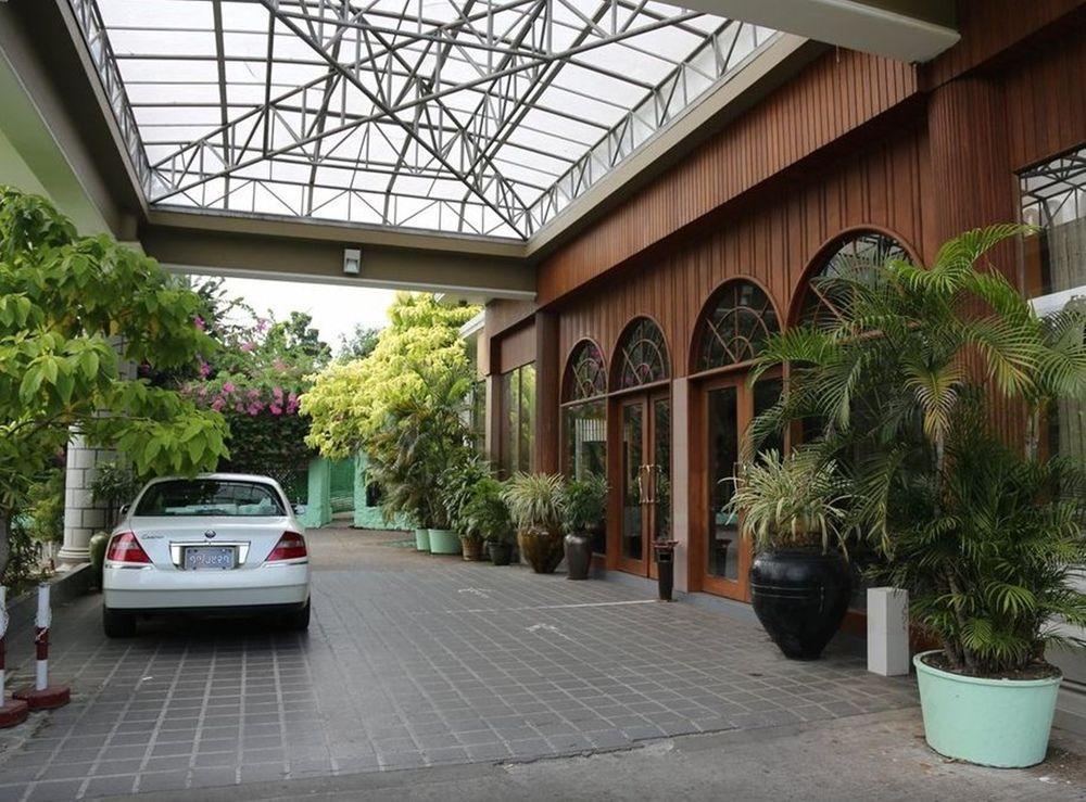 ยูซานา การ์เดน โฮเต็ล Hotel ย่างกุ้ง ภายนอก รูปภาพ