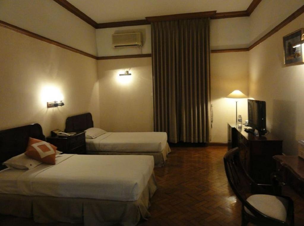 ยูซานา การ์เดน โฮเต็ล Hotel ย่างกุ้ง ภายนอก รูปภาพ